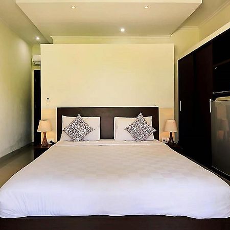 Indah Homestay Seminyak Exterior foto